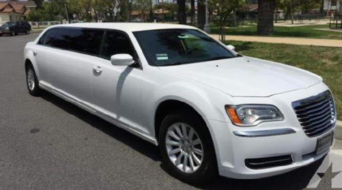 Vacaville Chrysler 300 Stetch Limousine