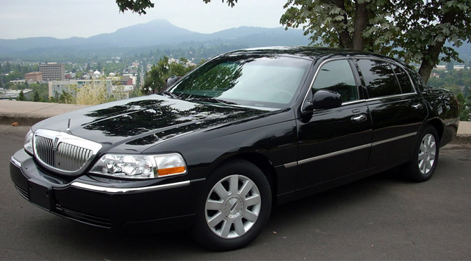 Vacaville Lincoln Town Car